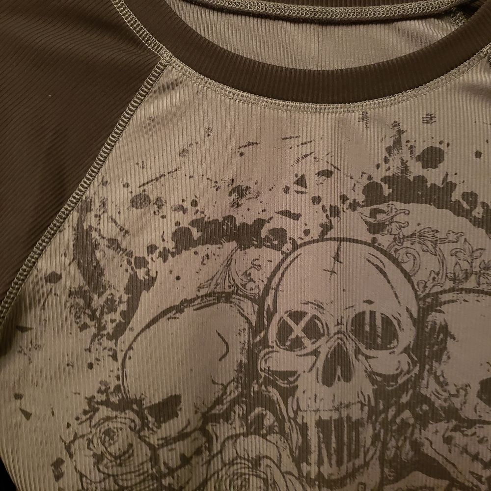 Women's Black and Olive Skull Print Crop Top - Picture 2 of 5